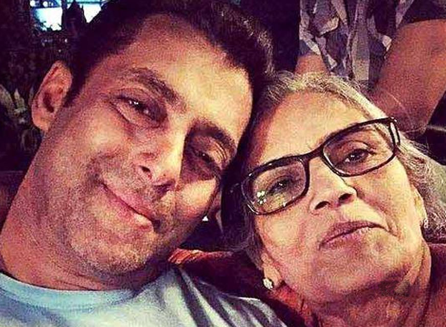 Salman Khan's selfie with his mother Salma-TechShohor
